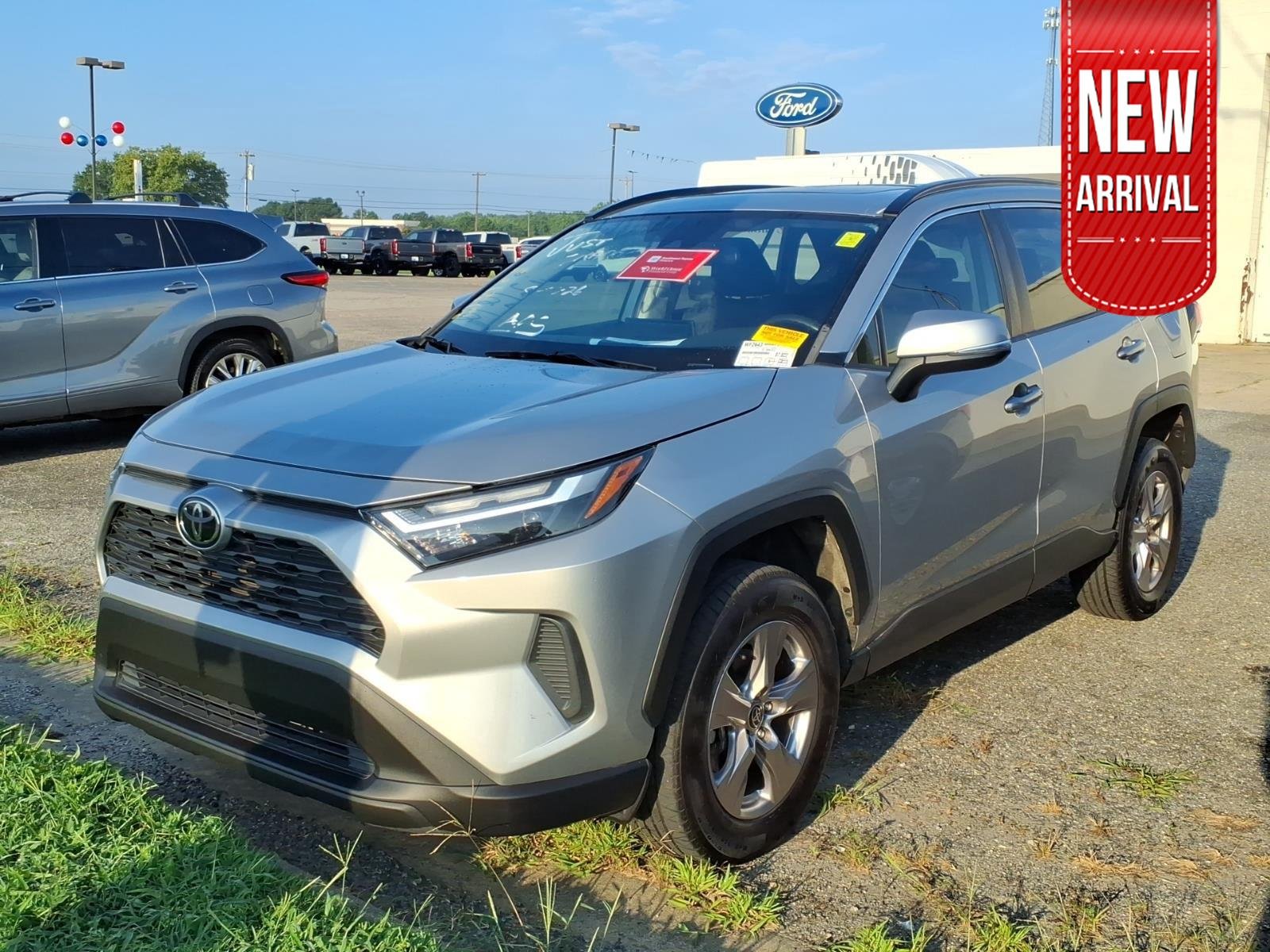 Used 2023 Silver Sky Metallic Toyota XLE image 1