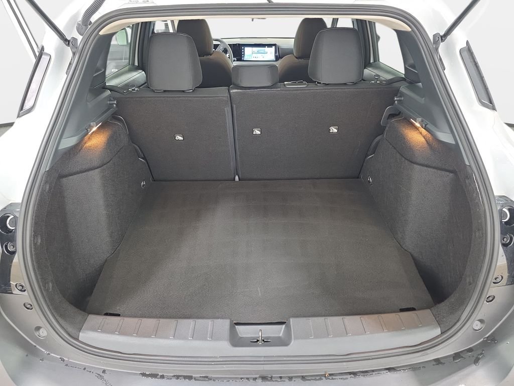 Used 2025 Aspen White Tricoat Nissan SV image 33