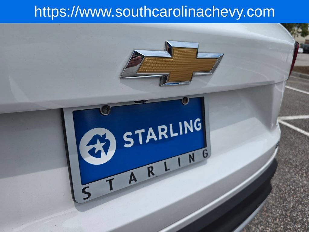 Certified Used 2025 Summit White Chevrolet LT image 32