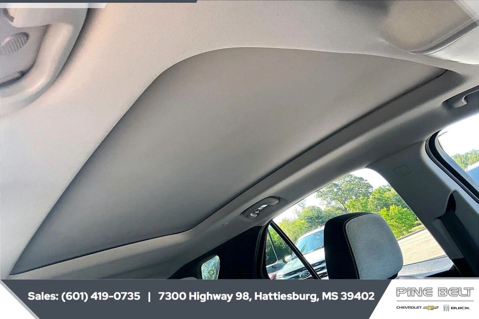 Used 2022 Summit White Chevrolet LT image 16
