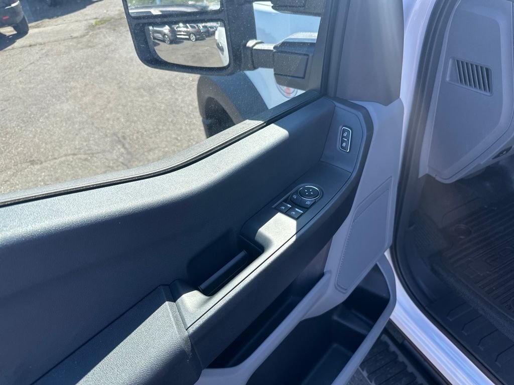 New 2025 Oxford White Ford XL image 21