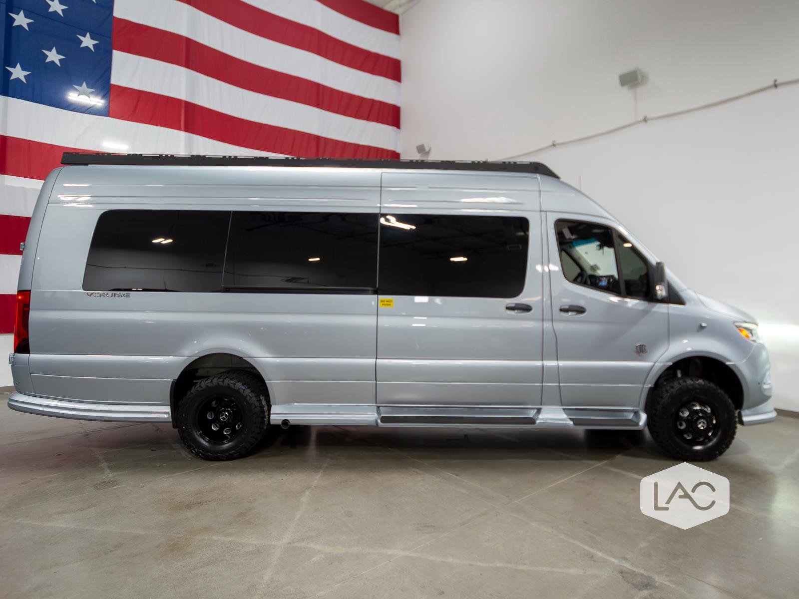 New 2026 Hightech Silver OGV LUXURY COACH AWD ADV PKG 2.1 w/ Comfort Seats image 33
