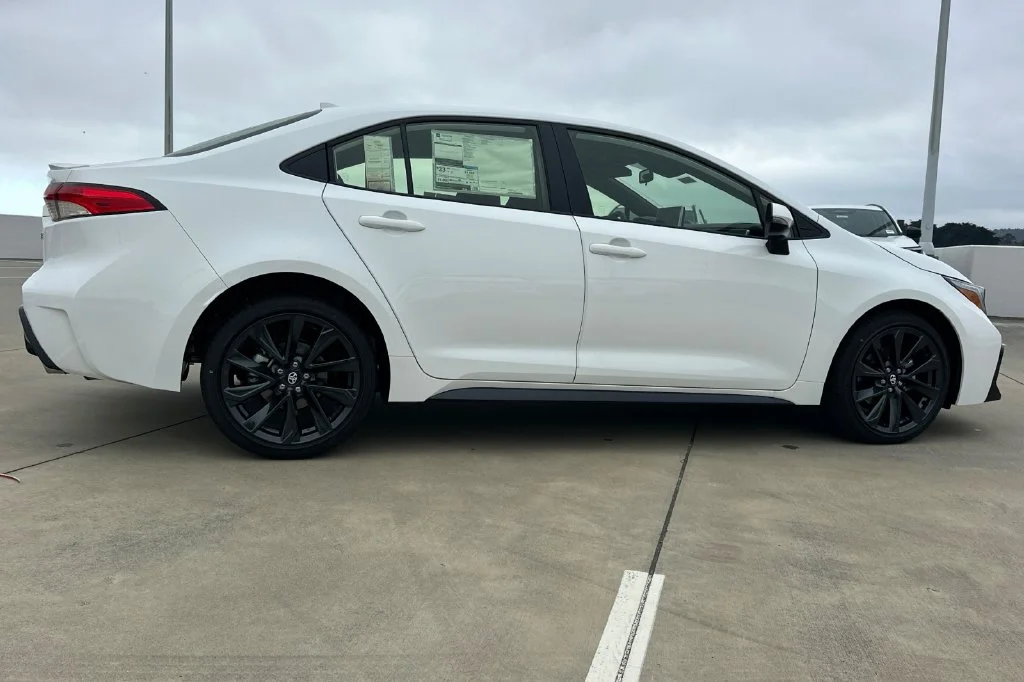 New 2027 Ice Cap Toyota  SE image 3