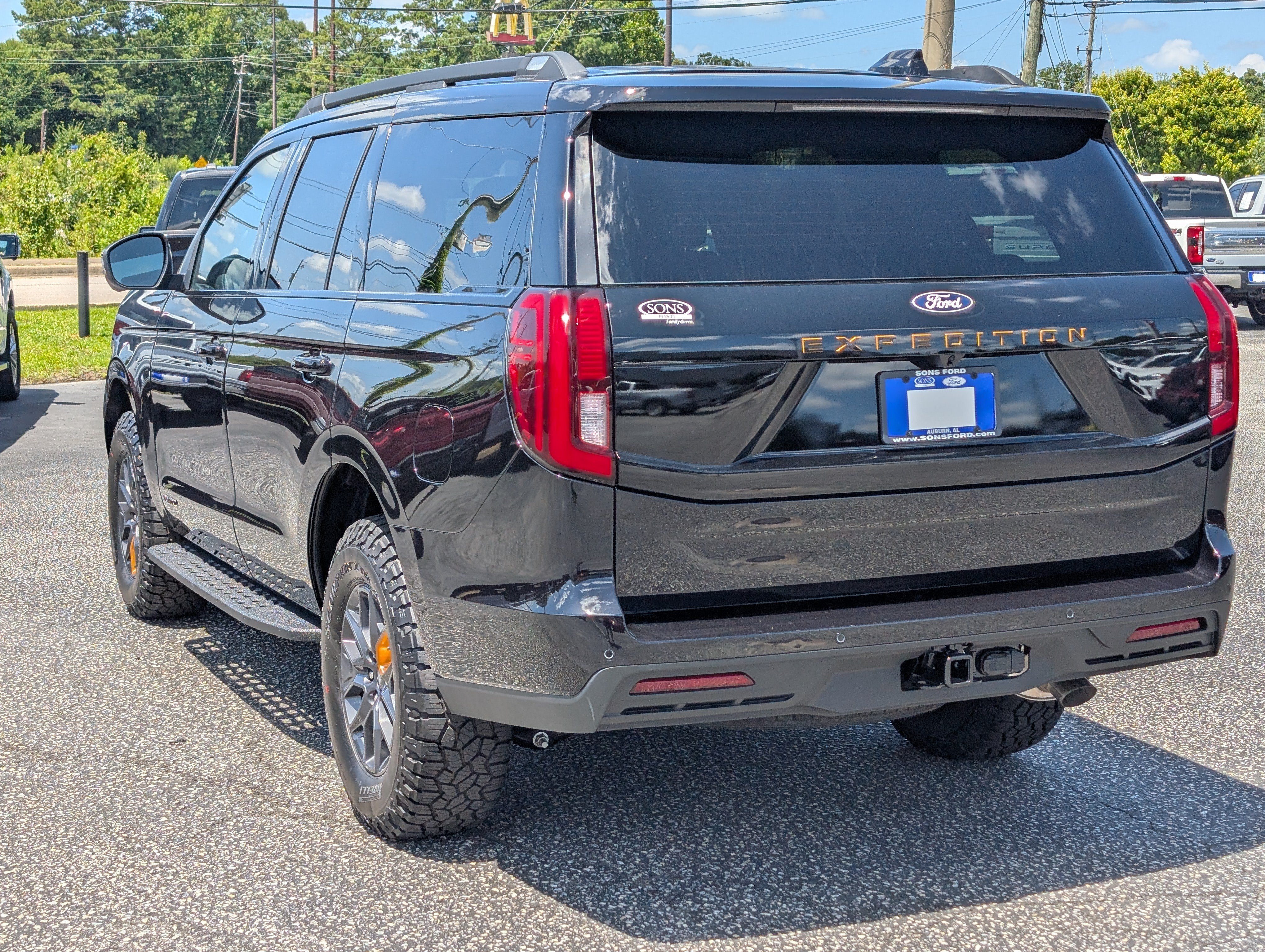 New 2027 Agate Black Metallic FORD Tremor® image 13