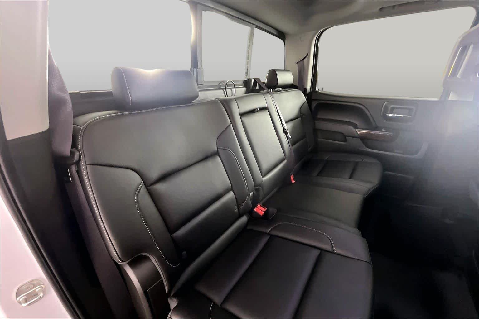 Used 2017 White Frost Tricoat GMC SLT image 20