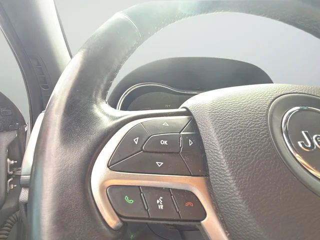 Certified Used 2020 Silver Jeep Altitude image 15