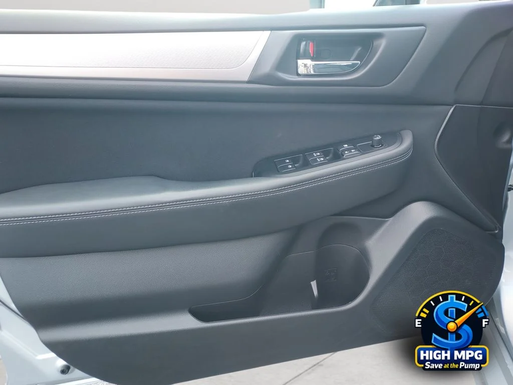 Used 2017 Silver Subaru 2.5i image 29