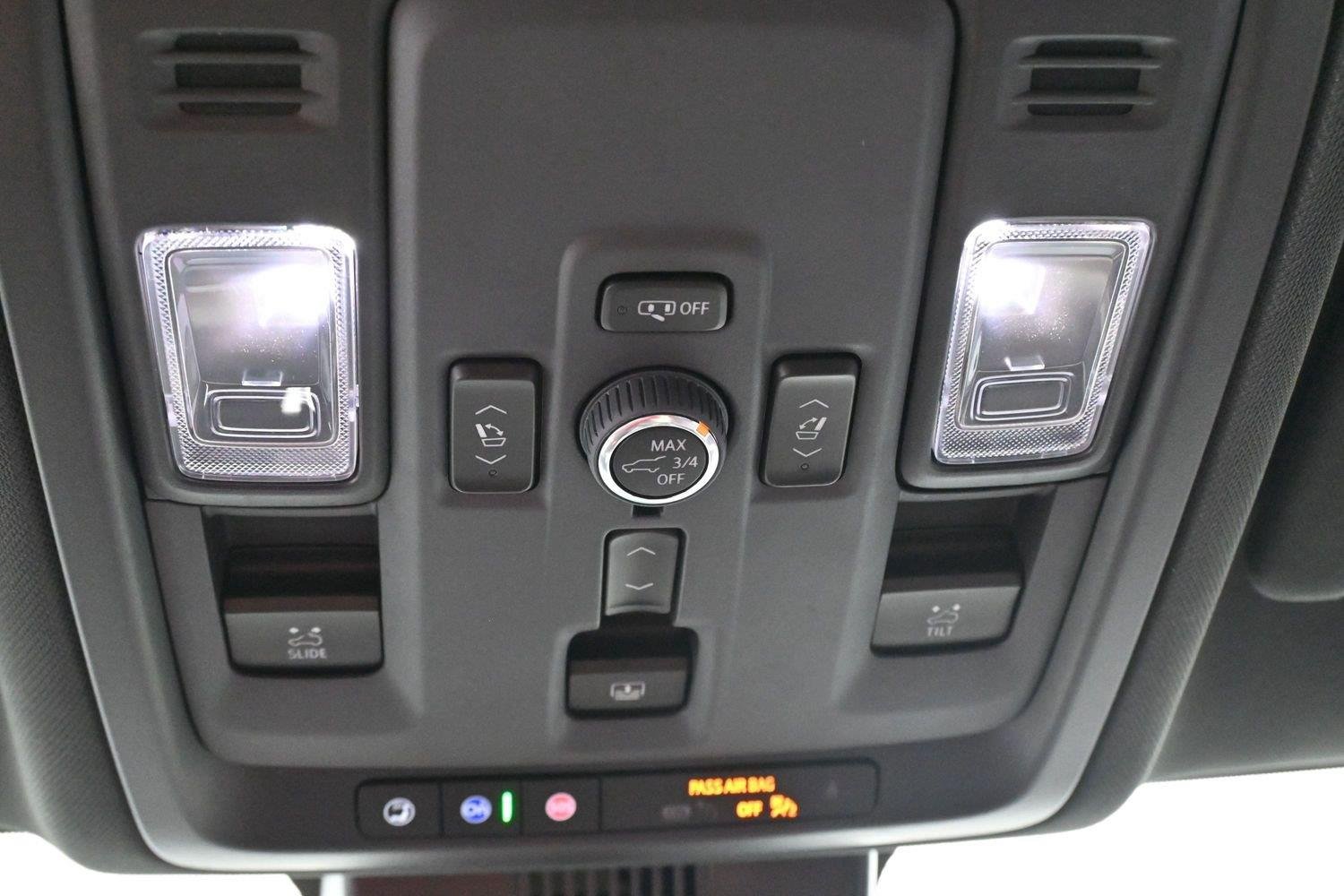 Used 2025 Black Chevrolet High Country image 31