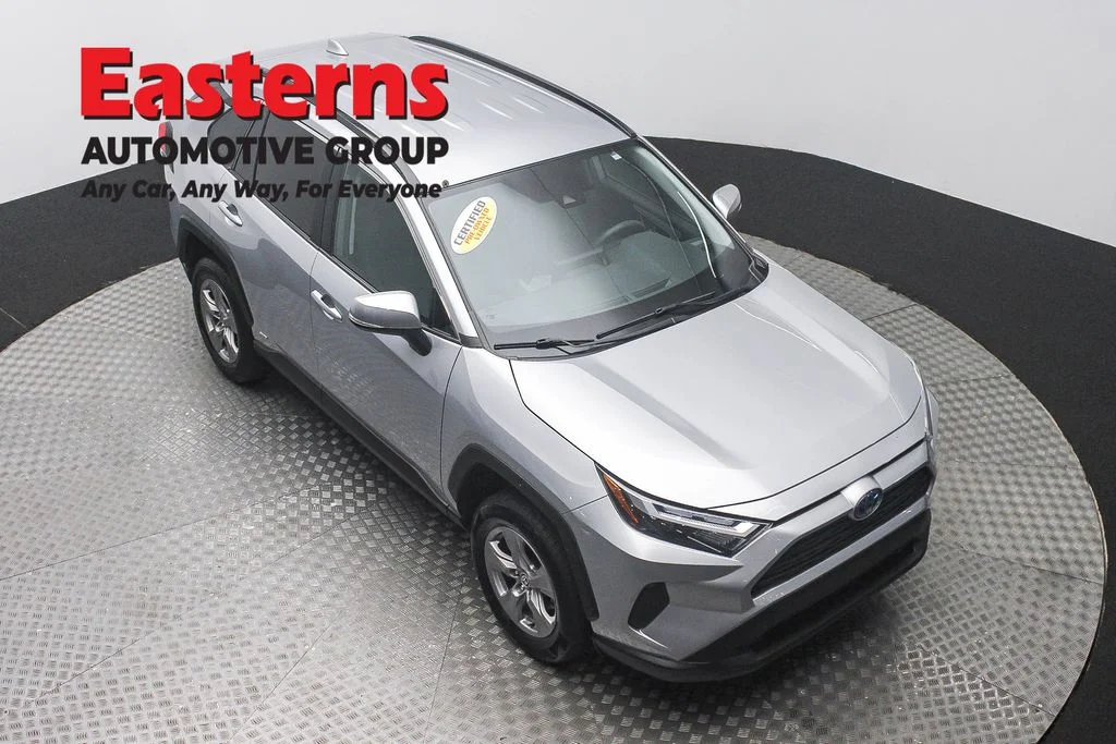 Used 2024 Silver Toyota XLE image 3
