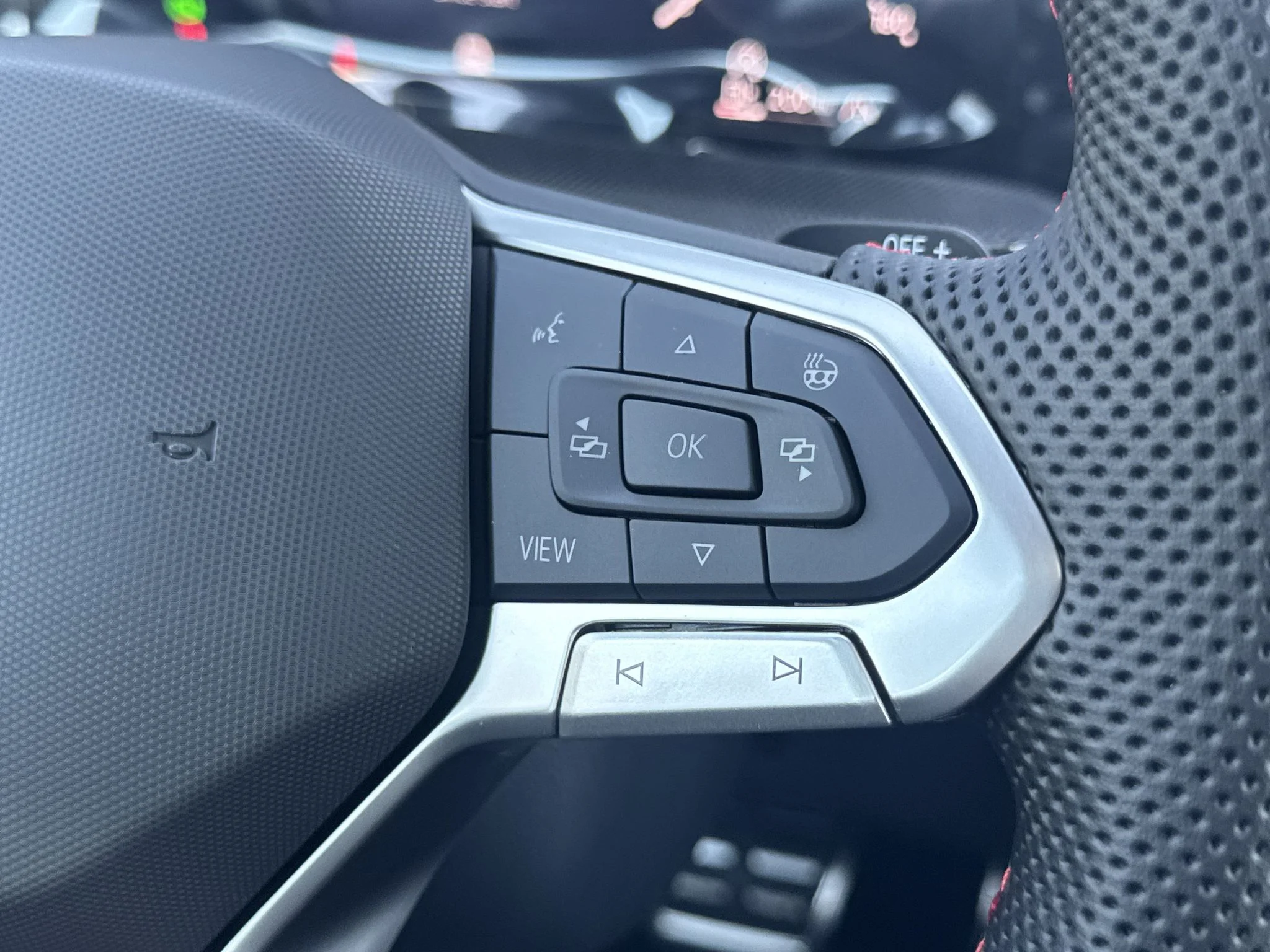 New 2026 Opal White Pearl Volkswagen SE image 20