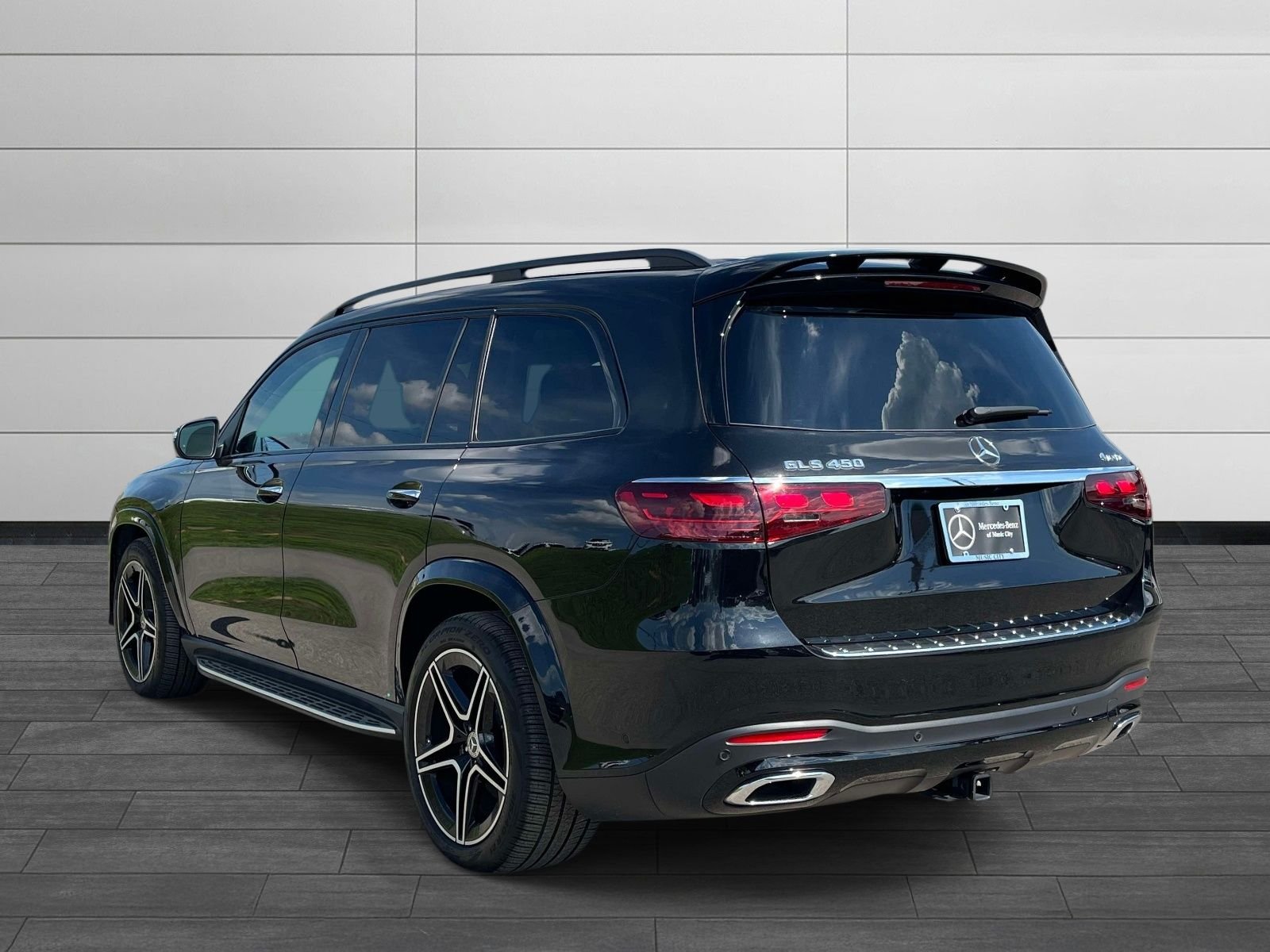 Used 2026 Obsidian Black Metallic Mercedes-Benz GLS 450 image 5