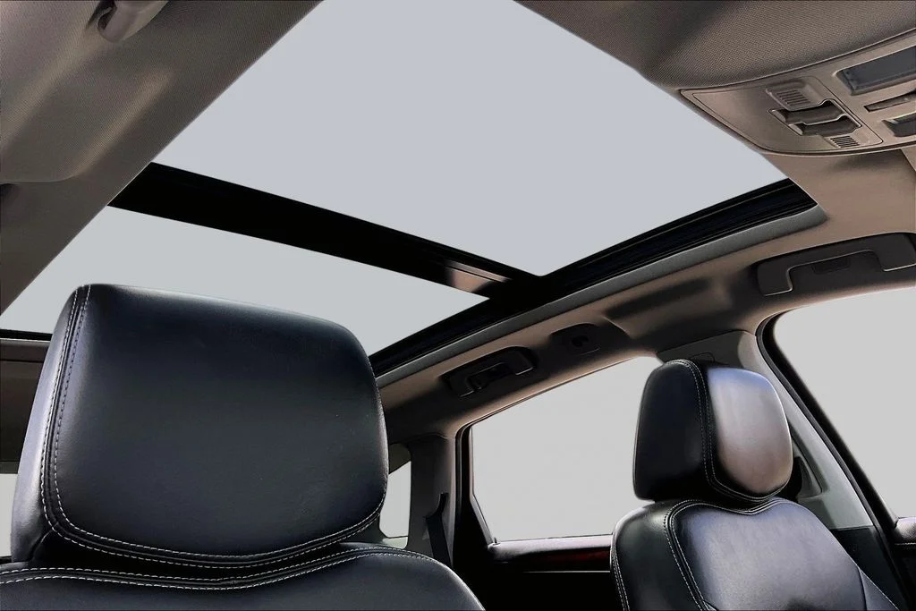 Used 2013 Black Cadillac Performance image 17