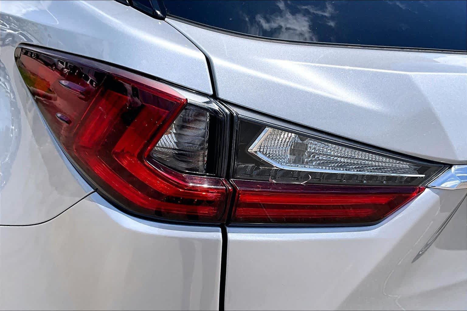 Used 2016 Silver Lining Metallic Lexus  image 27
