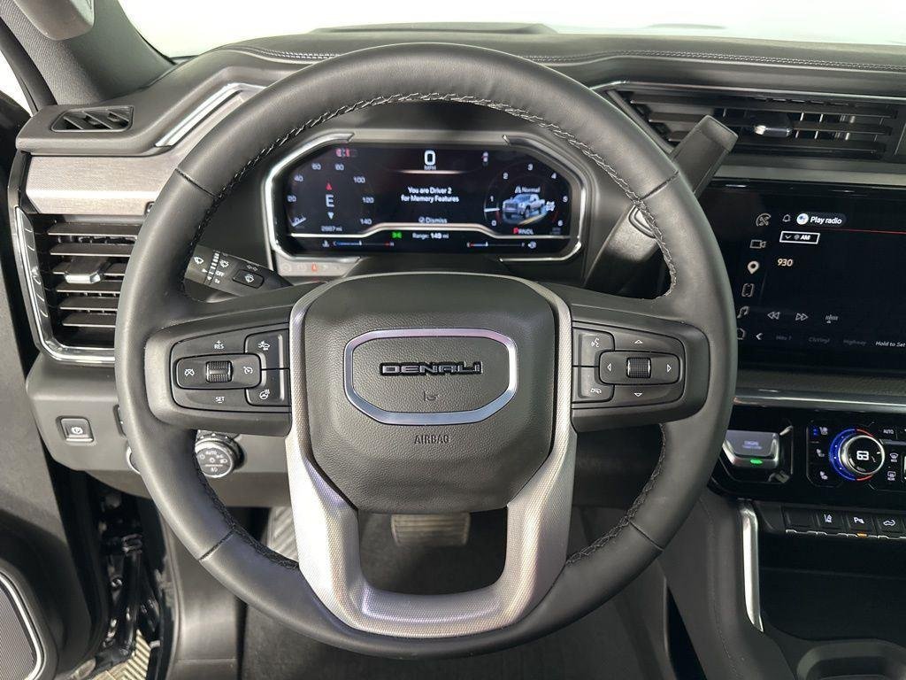 Used 2025 Onyx Black GMC Denali image 6