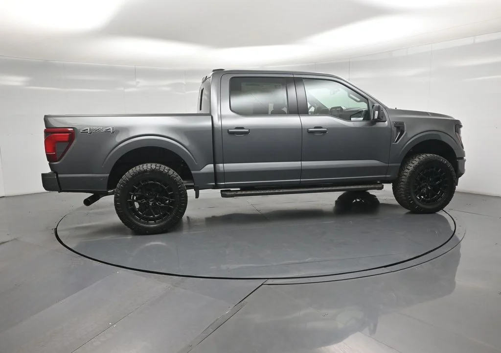 New 2026 Carbonized Gray Metallic Ford XLT image 26