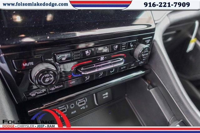 New 2024 Silver Zynith Exterior Paint Jeep 4xe image 18