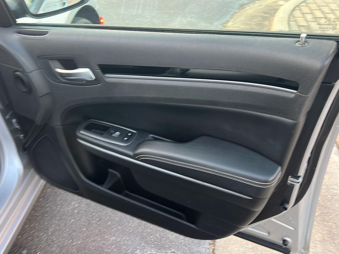 Used 2023 Silver Mist Clearcoat Chrysler 300S image 14