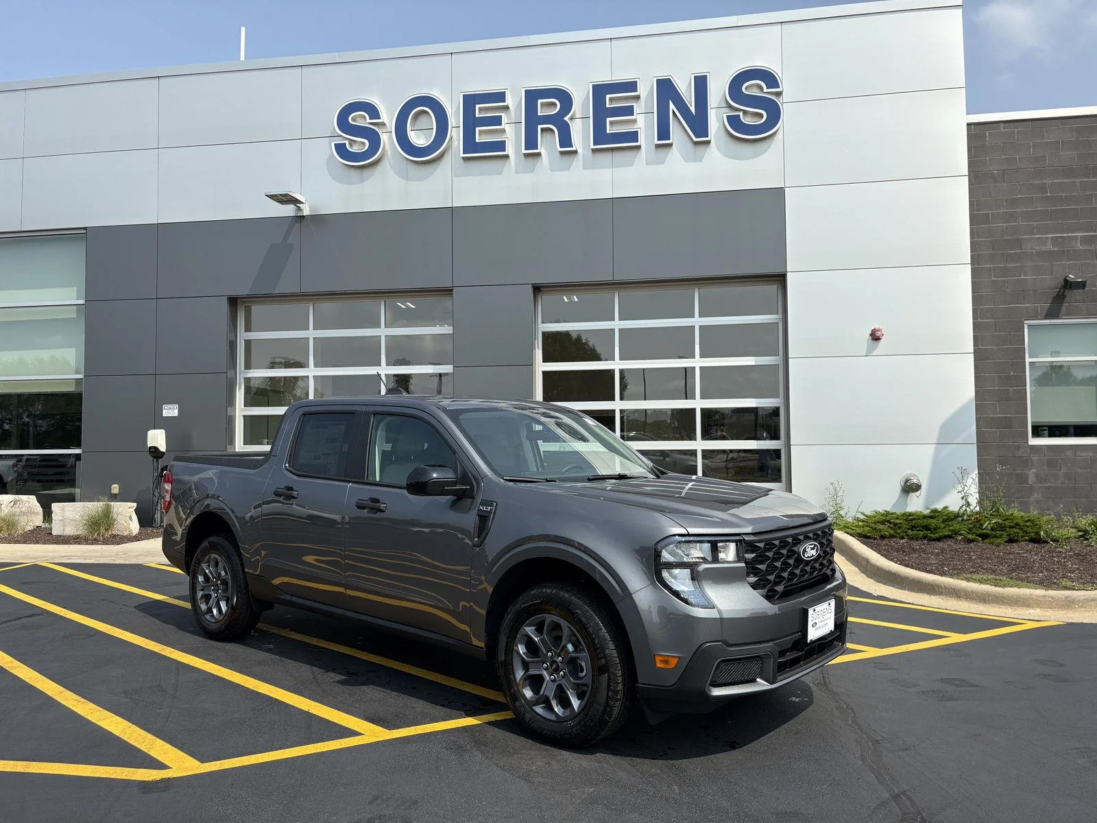 New 2026 Carbonized Gray Metallic Ford XLT image 1