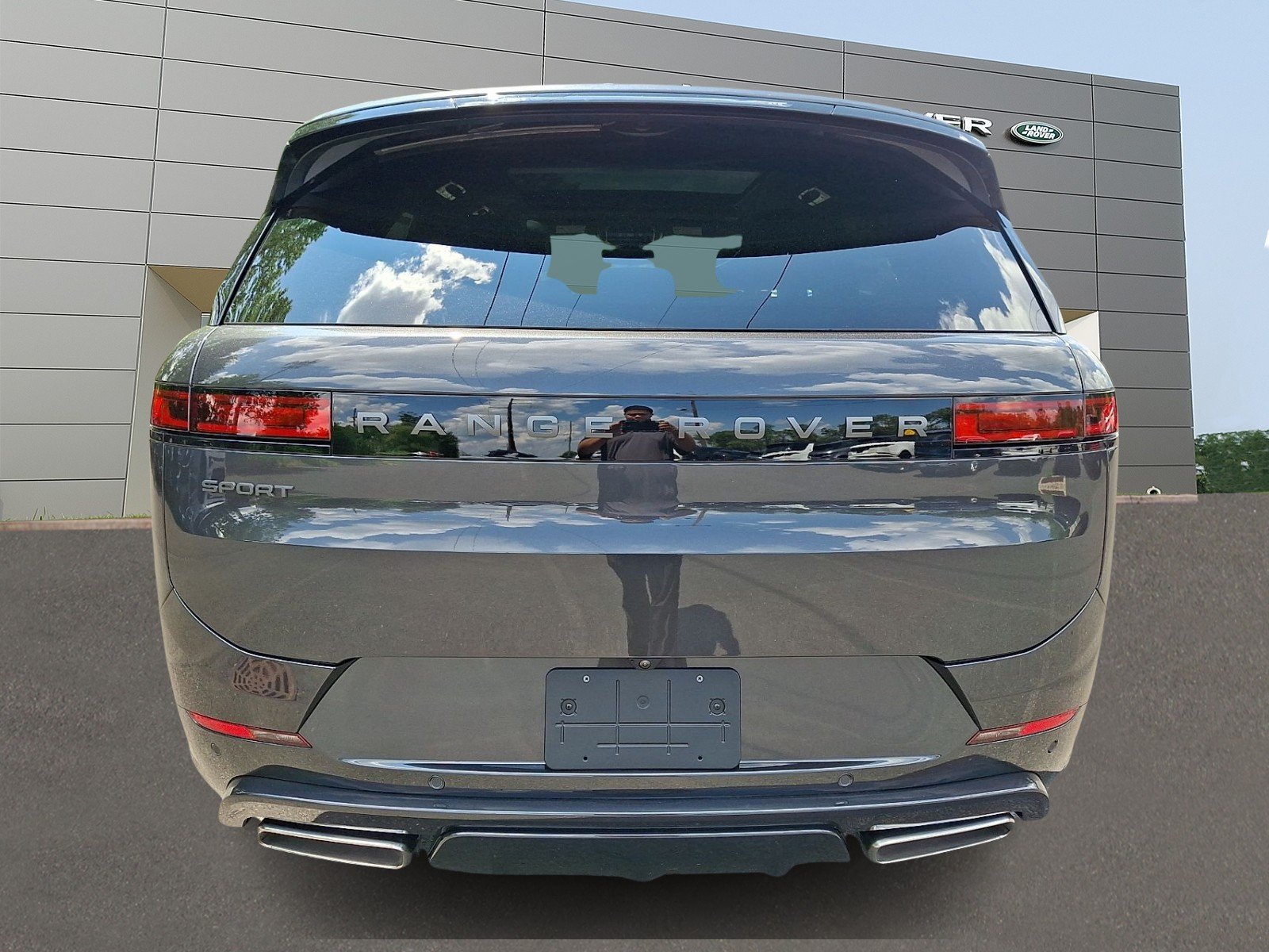 New 2026 Carpathian Grey Land Rover P400 Dynamic SE image 8