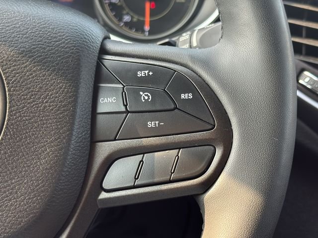 Used 2021 White Jeep Trailhawk image 24