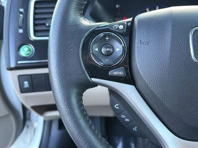 Used 2014 White Honda EX-L image 23