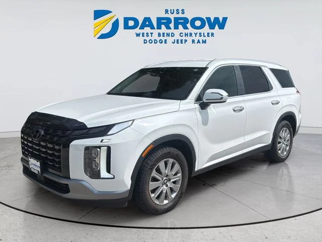 Used 2023 White Hyundai SEL image 1