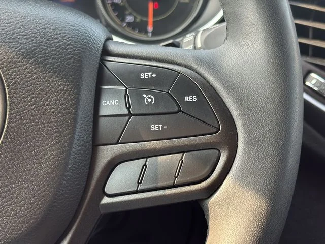 Used 2021 White Jeep Trailhawk image 24