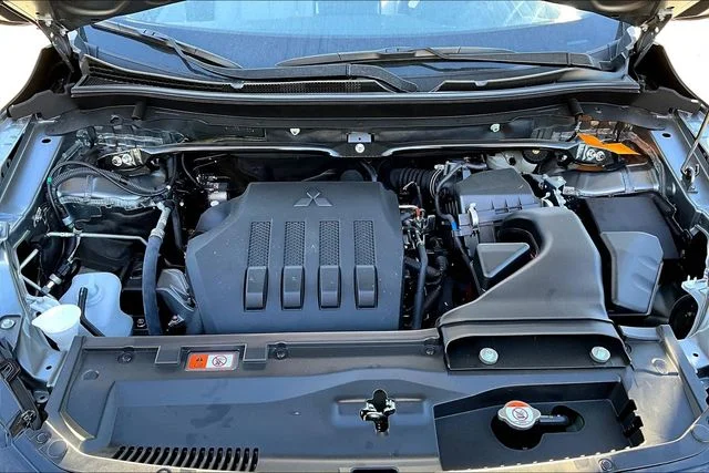 New 2026 Gray Mitsubishi SEL image 12