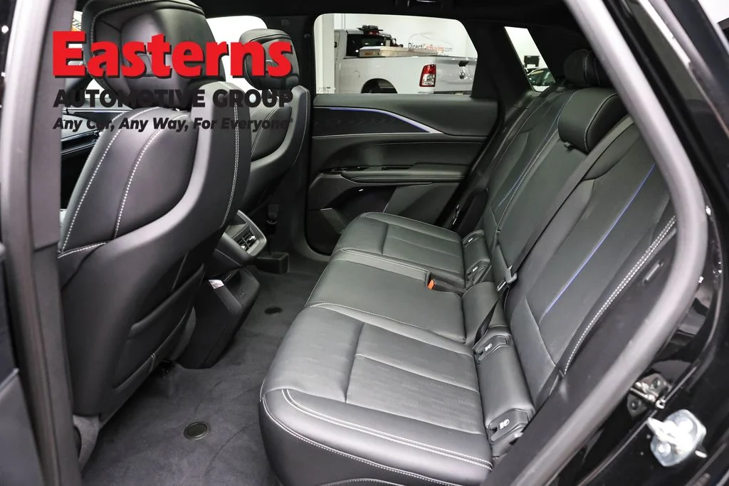 Used 2025 Black Cadillac Luxury image 23