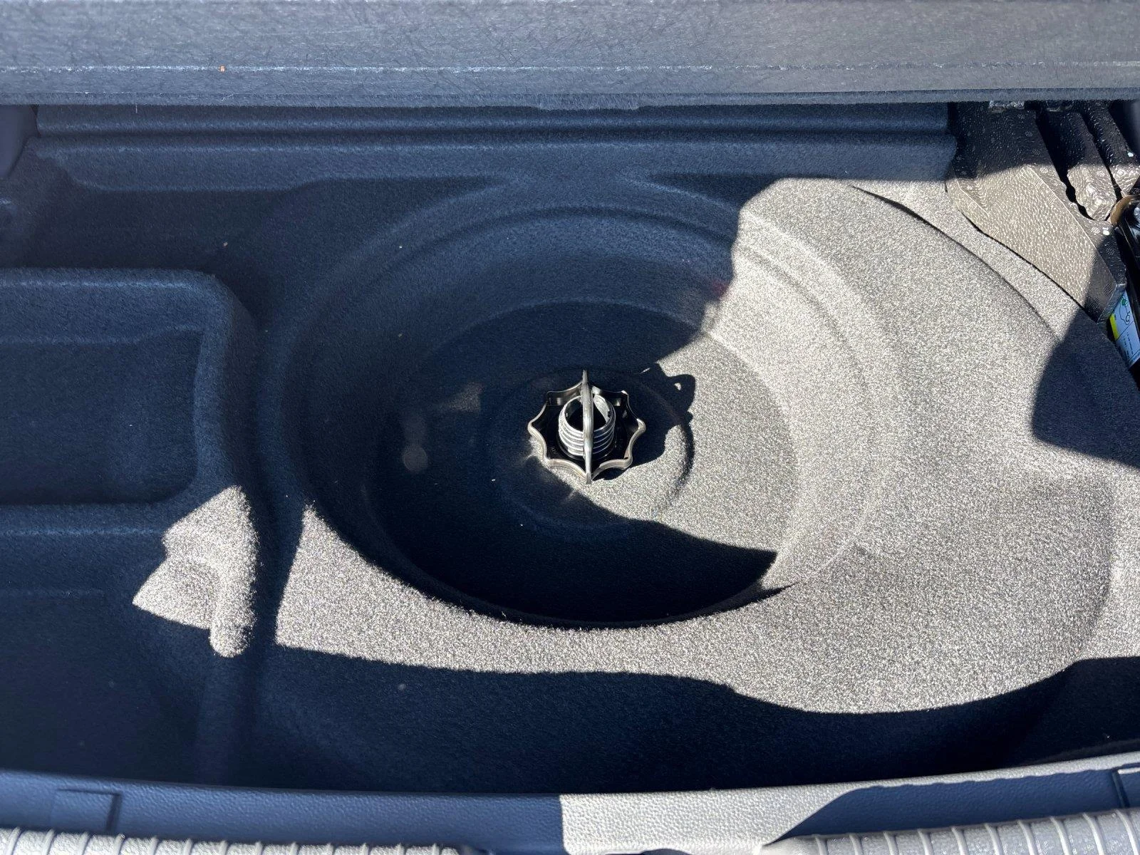 New 2027 Pure Gray Volkswagen SE w/Technology image 35