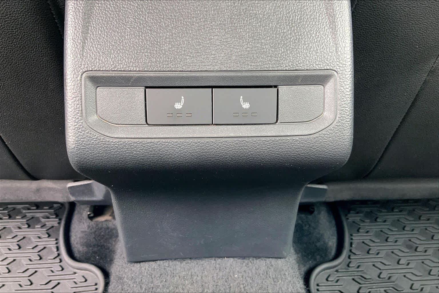 Used 2024 OPAL WHITE PEARL EFFECT Volkswagen SEL image 36