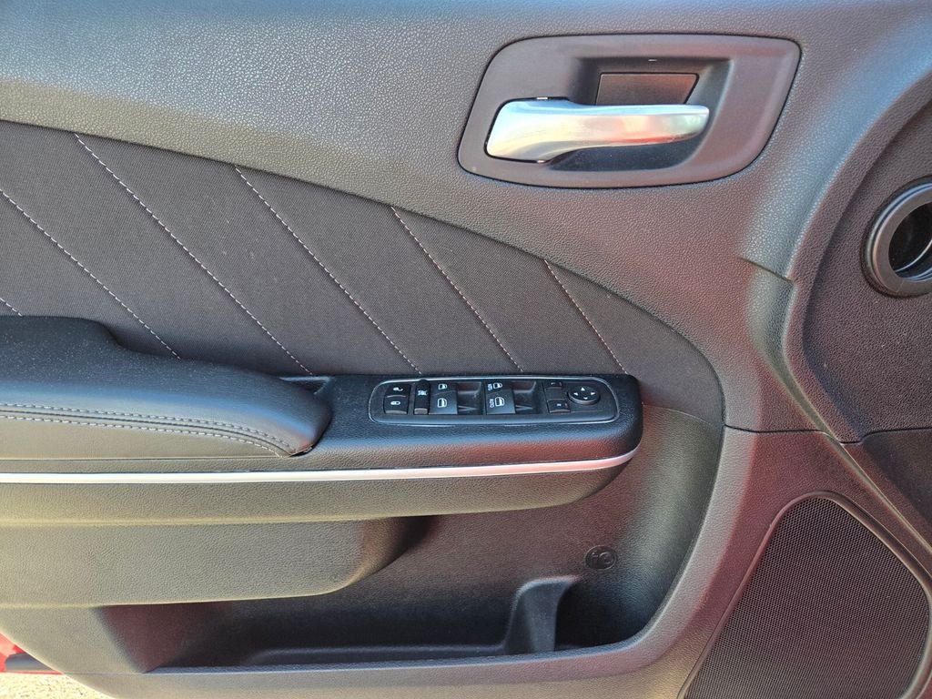 Used 2023 Red Dodge SXT image 22