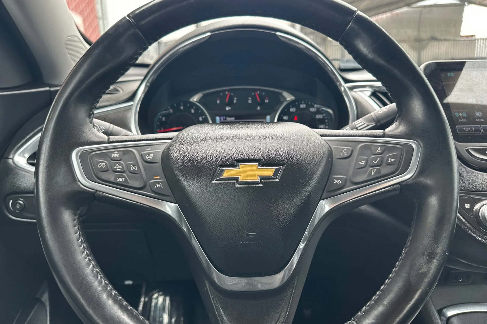 Used 2018 Sandy Ridge Metallic Chevrolet Premier image 23