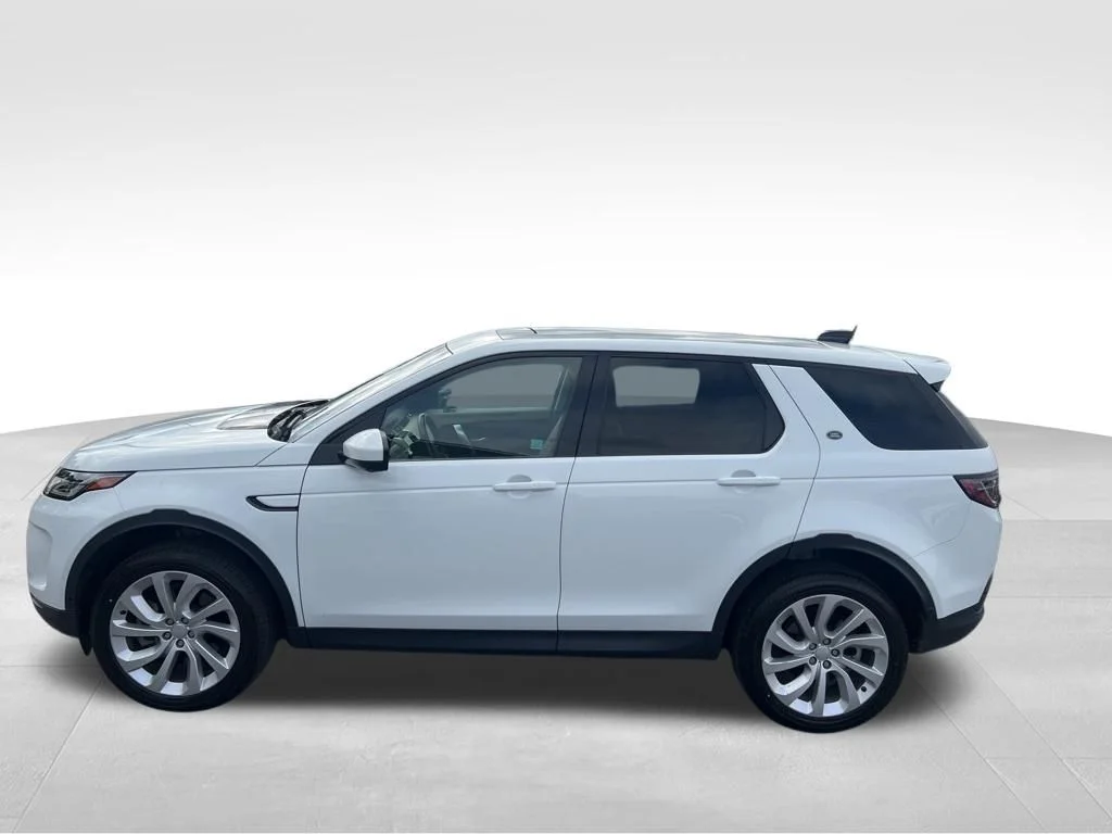 Used 2021 White Land Rover SE image 2