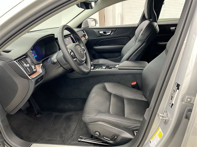 2025 Volvo V60 Cross Country Plus - Photo 9