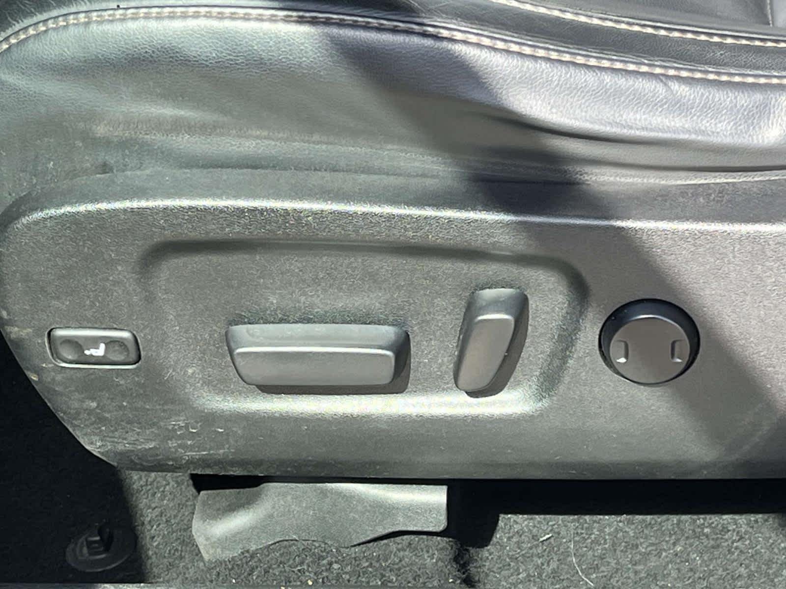 Used 2017 Predawn Gray Mica Toyota XLE image 17