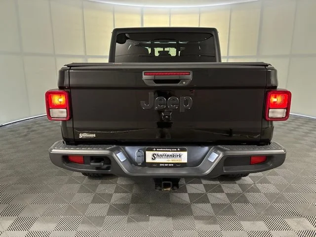 Used 2022 Black Jeep Altitude image 40