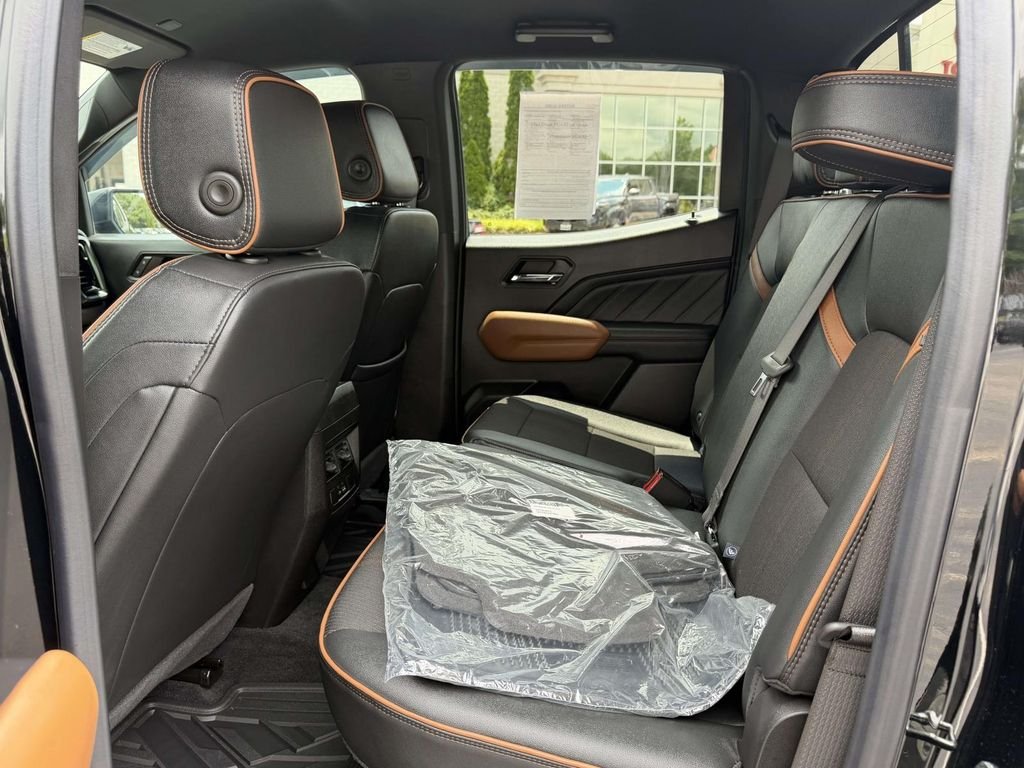 2026 GMC Canyon AT4 - Photo 15