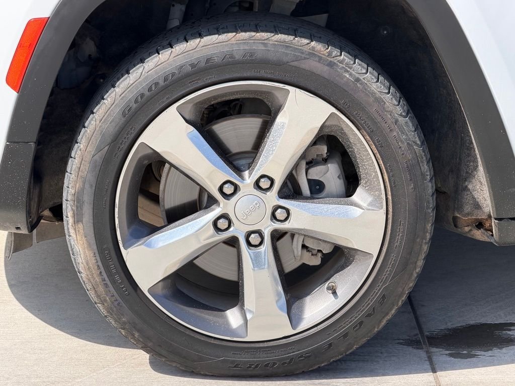 Used 2021 White Jeep Limited image 8