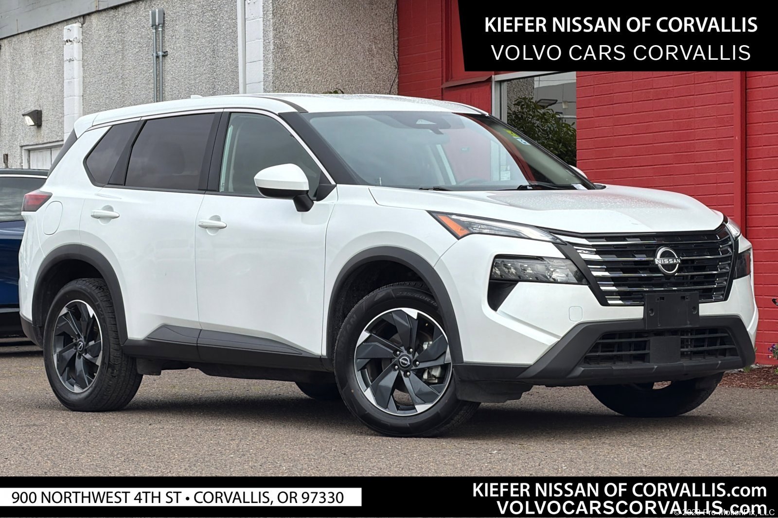 2024 Nissan Rogue SV AWD's photo