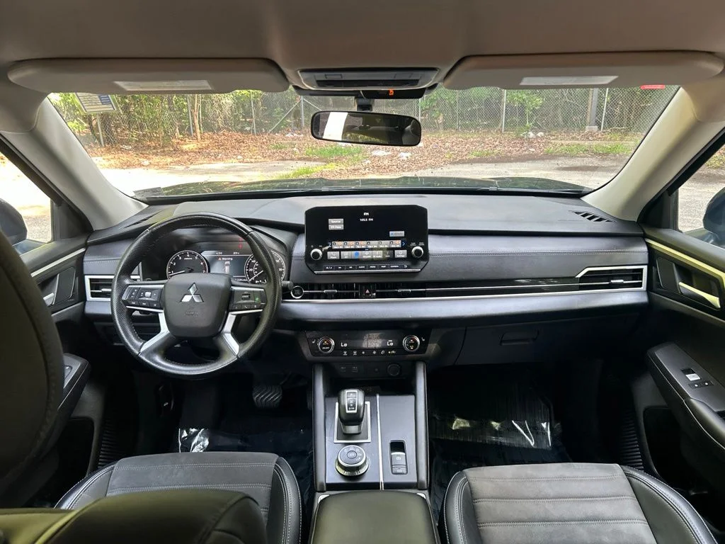 Used 2024 Black Mitsubishi SE image 28