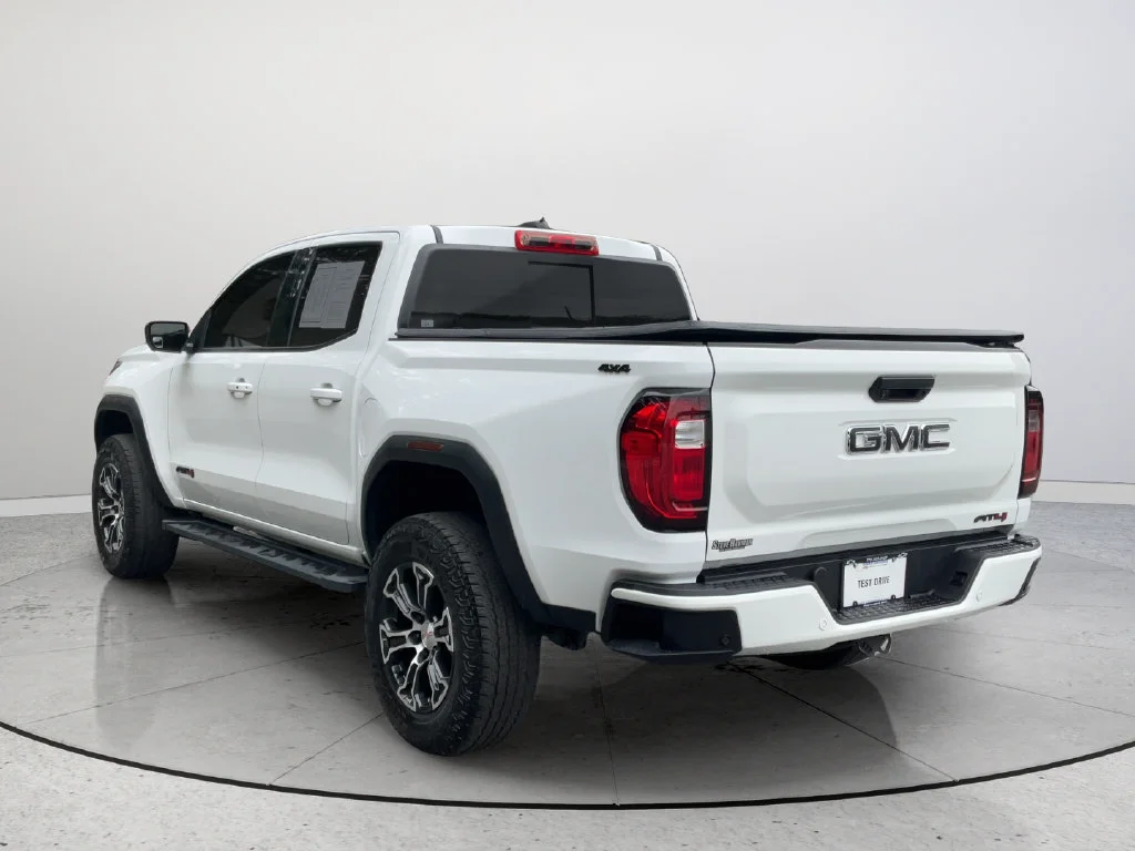 2024 GMC Canyon AT4 - Photo 8