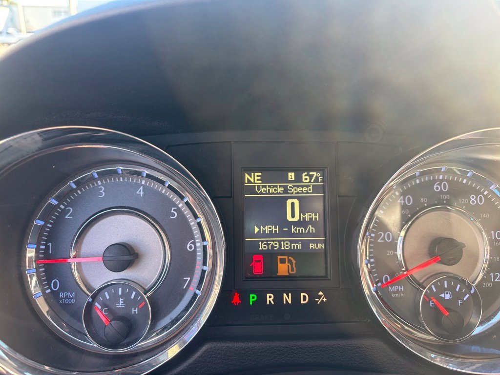 Used 2016 Beige Chrysler Touring-L image 11