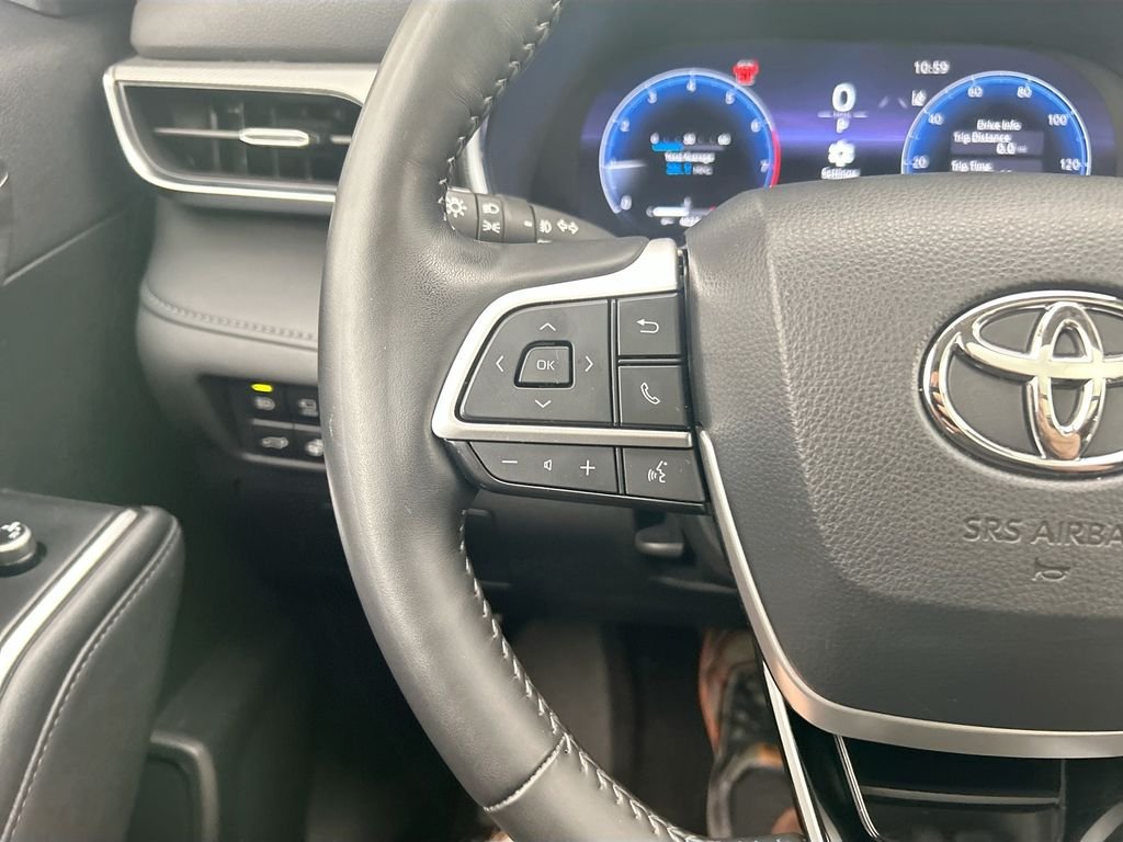 Used 2023 Pearl Toyota Platinum image 11