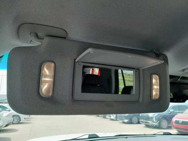 Used 2018 White GMC SLT image 29
