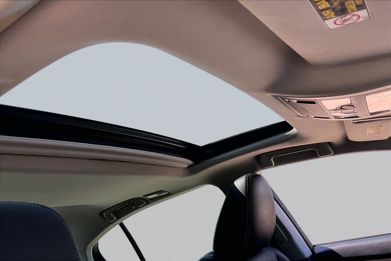 Used 2015 Atomic Silver Lexus  image 14
