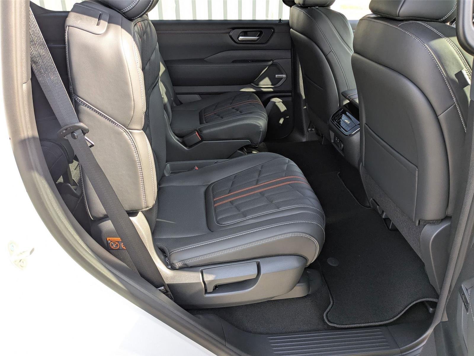 New 2026 Aspen White TriCoat Nissan PRO-4X® image 36