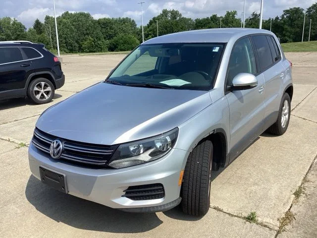 Used 2014 Silver Volkswagen S image 2
