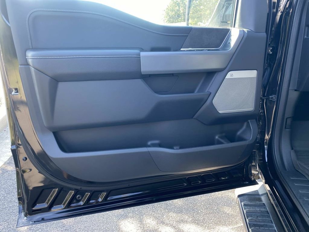 Certified Used 2024 Avalanche Ford XLT image 17