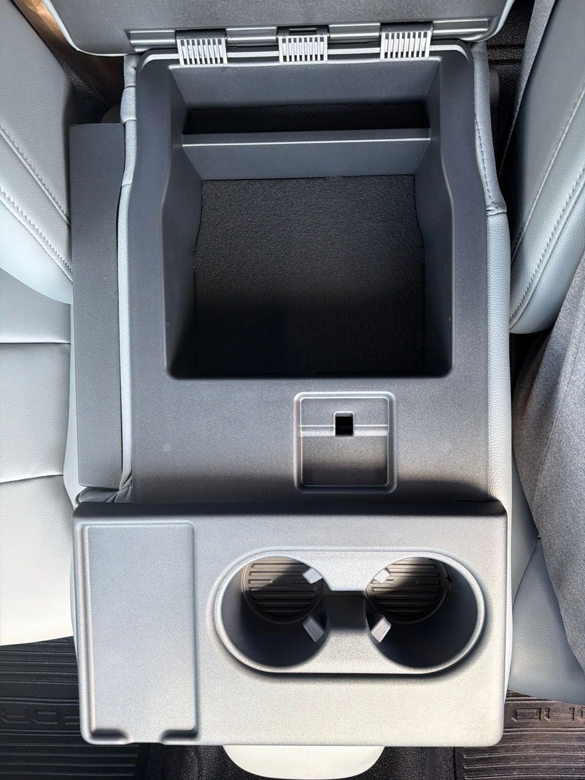 New 2026 Agate Black Metallic Ford F-550® XL image 23